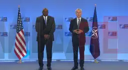 Лојд Остин и Јенс Столтенберг